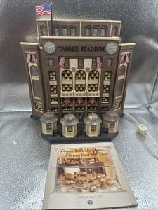 Department 56 CHRISTMAS IN THE CITY New York Yankee Stadium mit Box 2001 Yankees - Bild 1 von 24