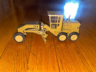 NZG Caterpillar CAT motor grader road 12G 1:50 scale diecast construction model - Image 1 of 4