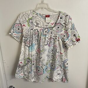 Dickies Scrub Top Women’s Large, Flowers, short Sleeve rounded neck with pockets