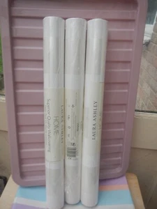 PAPEL PINTADO LAURA ASHLEY RAYAS BLANCAS/BEIGE LILLE X 3 ROLLOS - Imagen 1 de 6