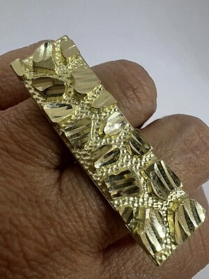 Elegante anillo de dos dedos para hombre pepita rectangular lisa enchapada en oro amarillo de 14K Foto 1 de 4