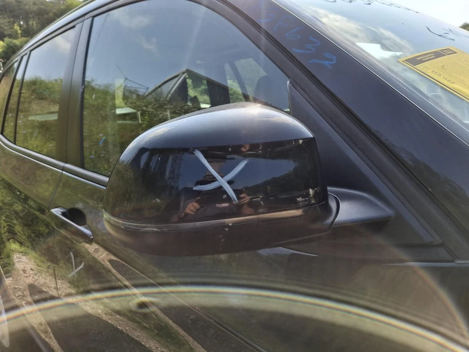 Espejo de puerta derecho usado se adapta a: BMW X3 2015 eléctrico térmico con atenuación automática con aleta brillante Foto 1 de 4