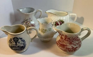 Menge 5 Cottage Core Vintage kleine Krüge Milchkännchen verschiedene Designs - Bild 1 von 12