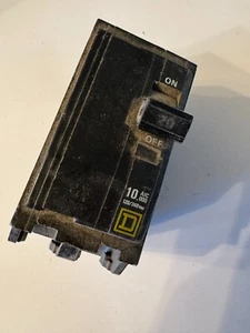 Square D QOB220, 2 pole, 20 amp, 120/240 VAC circuit breaker AB - Picture 1 of 4