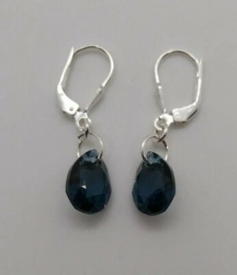 Pendientes de plata esterlina con corte de pera Montana de cristal de Swarovski M/w; cierre de palanca Foto 1 de 4