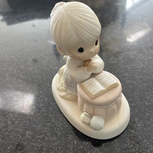 Vintage Precious Moments 1986 "Grandma's Prayer" Ceramic Figurine Decoration - Picture 1 of 5