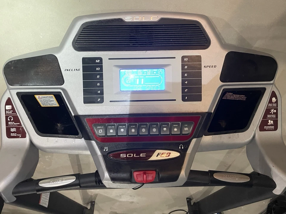 Conjunto de consola de exhibición de cinta de correr Sole Fitness F60 560012 con llave y HR sen. Foto 1 de 2