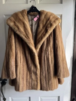 VINTAGE SABLE MINK FUR JACKET - Image 1 of 4