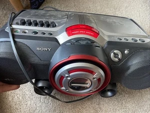 Sony Xplod CFD-G505 Mega Bass AM FM Radio CD Cassette Boom Box / For Parts - Picture 1 of 3