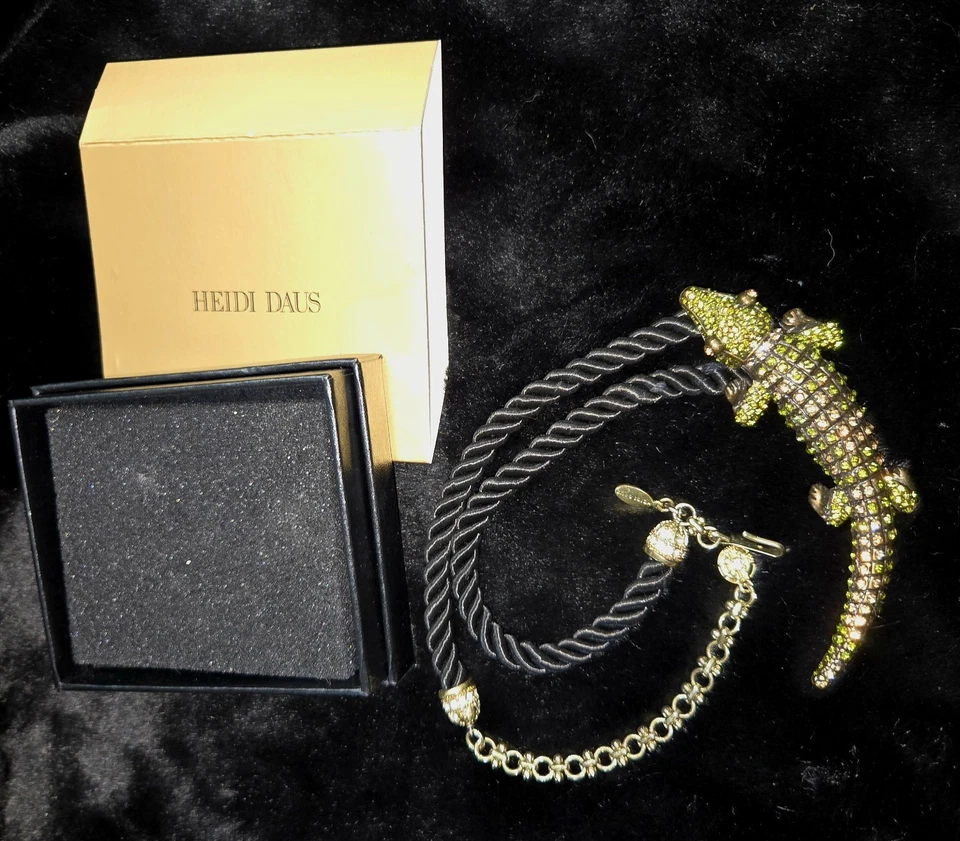 HEIDI DAUS CROCODILE Alligator  CRYSTAL PIN  BROOTCH Elegant Essentials Cord Box - Image 1 of 4