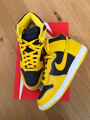 Nike Dunk High SP GOLDENROD Sz. 8.0 Black/Varsity Maize IOWA wu-tang - Image 1 of 4