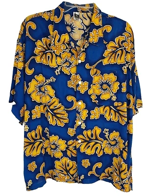 Bali Moon Hawaii Size L Hawaiian Floral Short Sleeve Button Up Pocket - Image 1 of 4