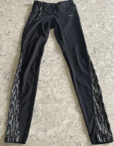 Woman Black Small Nike Dri-Fit Workout / Yoga Pants - Picture 1 of 2