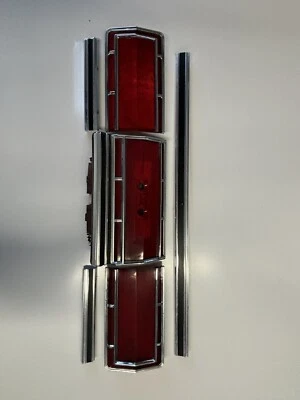 Ford Gran Torino Elite 1974 75 76, panel trasero con puerta de gasolina Foto 1 de 4