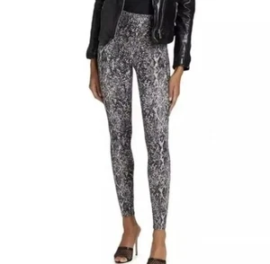 Spanx Kunstleder Schlangenglanz Leggings, Grey Snake, 20324R, Größe S - Bild 1 von 8