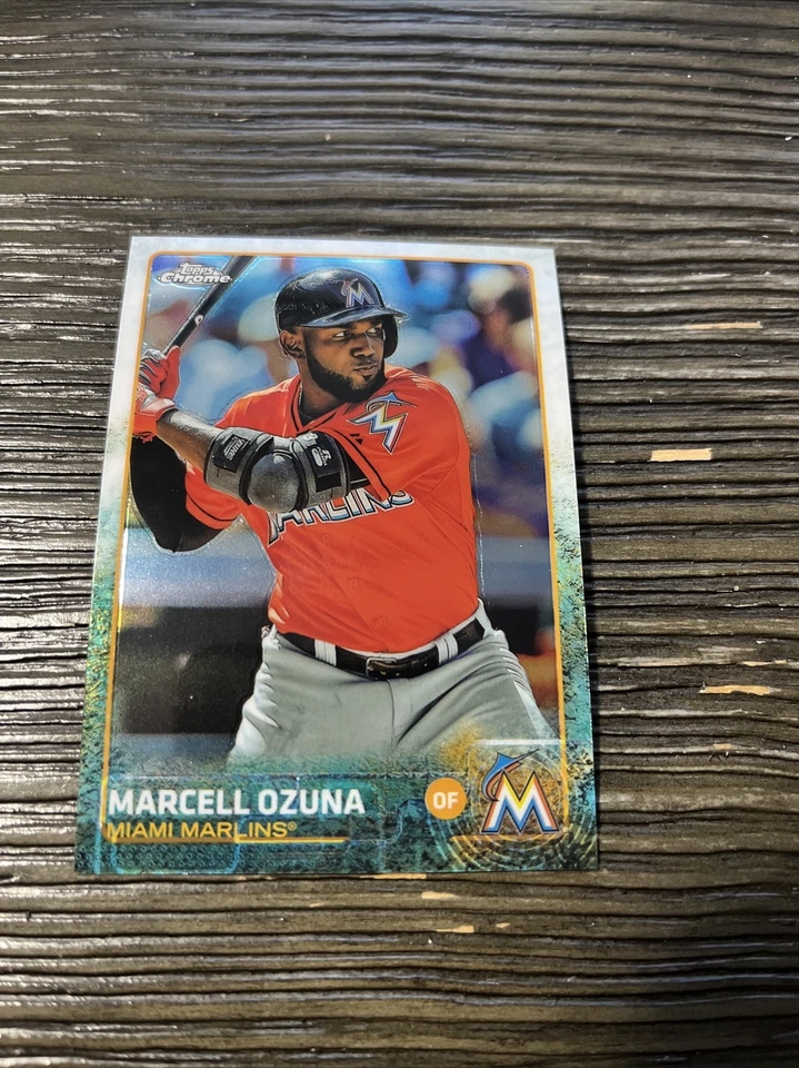 2015 Topps Chrome Baseball Card #182 Marcell Ozuna Miami Marlins - Image 1 of 1