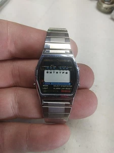 Reloj digital Timex Q vintage para mujer 26 mm - Imagen 1 de 3