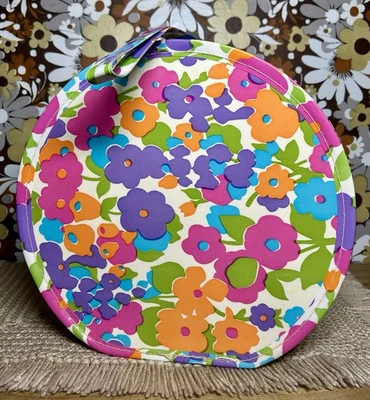 "Vitrina de sombrero de viaje de vinilo Groovy Flower Power vintage redonda con mango 11""" Foto 1 de 4