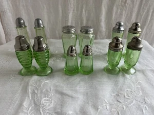 green depression salt & pepper shakers Uranium glows - Picture 1 of 2