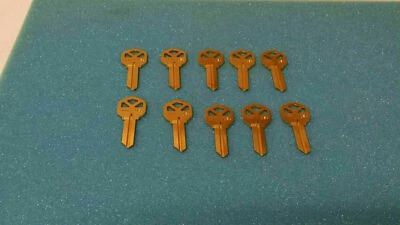 BLANK KEYS/ KWIKSET/LOT OF 10 KEYS/KW1+ ILCO-1176/ STAR-5KW1 /KWIKSET/ 1-1063 - Image 1 of 4