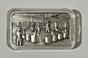 Pit Bullion Limited Mint Antiqued High Relief Strip Club 2 OzT .999 Silberbarren - Bild 1 von 6