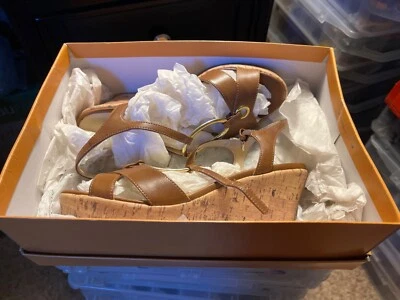 Unisa Unojay-f Brown Leather Straps W/ gold ring Platforms Heels Size 6.5 M - Image 1 of 4