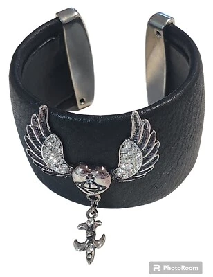 Brazalete Brazalete Corazón Alado Tono Plateado con Estrás de Abeja Aspecto Cuero 1 5/8x7" Foto 1 de 3