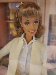 2004 Mattel Grease Barbie Doll Sandy Olsson in Yellow Olivia Newton John C4773 * - Picture 1 of 7