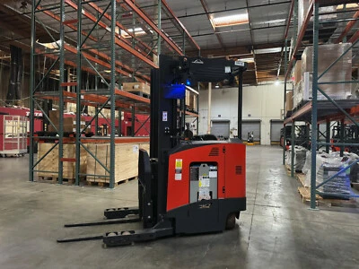 Linde Electric Forklift | 5195 Double Deep Reach Truck | Narrow Aisle - Image 1 of 4