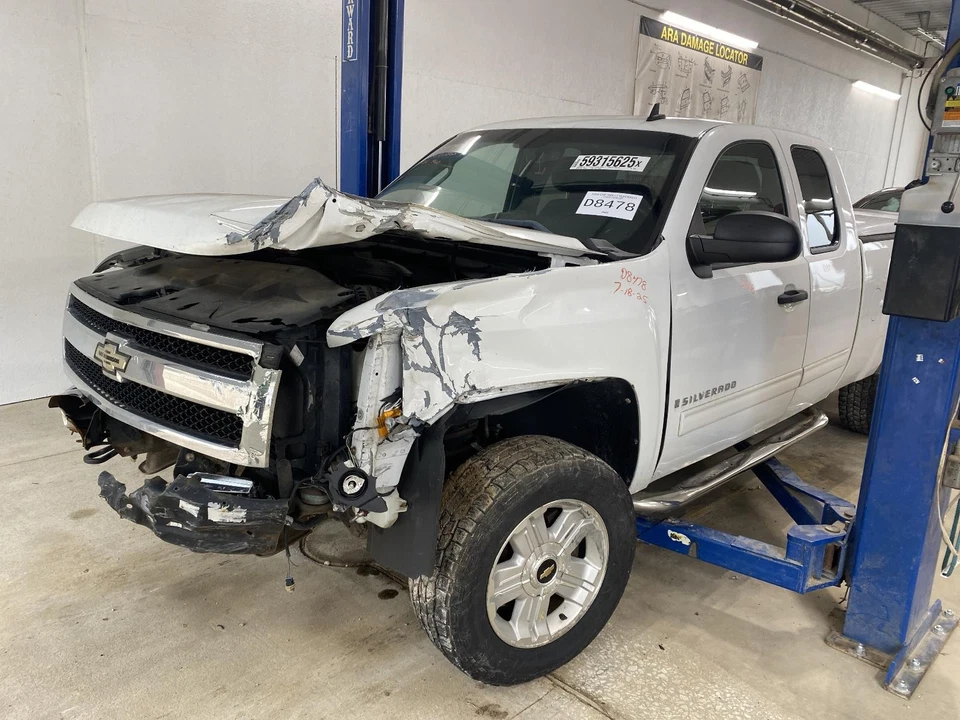 Used Front Left Seat Belt Front fits: 2009 Chevrolet Silverado 1500 pickup bucke - Image 1 of 4