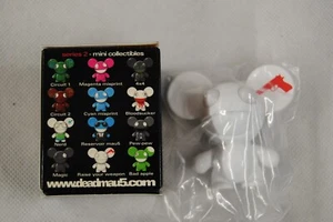 DEADMAU5 SERIES 2 RAISE YOUR WEAPON MINI COLLECTIBLE FIGURE NEW OFFICIAL RARE - Picture 1 of 7