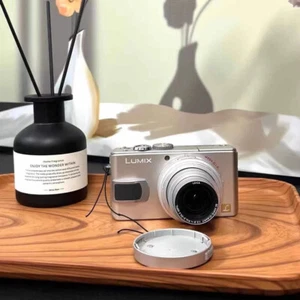 Panasonic LUMIX DMC-LX1 Silver Digital Camera 90%NEW - Picture 1 of 4