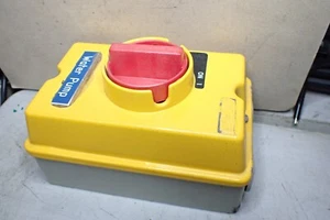 KATCO NHP ISO SWITCH 3 Phase 25amps 7.5kW Metal Bodied -- ISO325MY - Picture 1 of 6