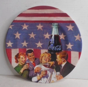 Coca-Cola amerikanische Flagge Collage Salatteller 8-1/2" breit Kunststoff Werbung - Bild 1 von 2