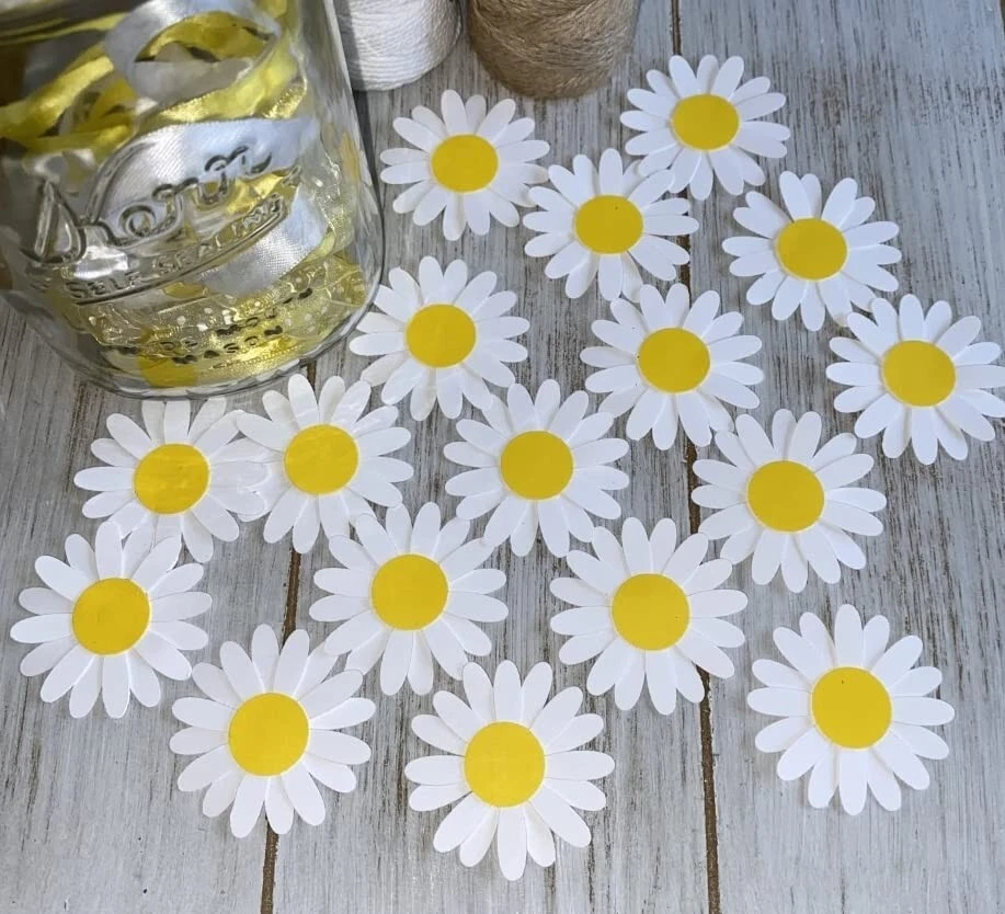 Daisy Flower Confetti - Daisy Table Scatter Confetti - 25 flowers - Image 1 of 1