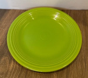 GUC Homer Laughlin Fiesta Ware 10 1/2” Shamrock Green Dinner Plate, Lead Free - Picture 1 of 3