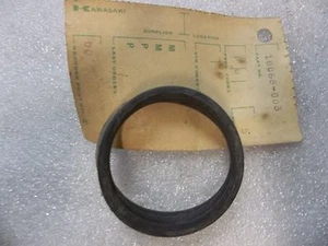 SELLO DE GOMA SILENCIADOR DE ESCAPE KAWASAKI A1SS 1967-1971 LOTE ANTIGUO/OEM 18068-003 - Imagen 1 de 1