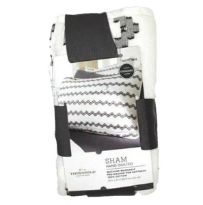 Umbral Corte Geométrico Acolchado Talla Estándar Una Almohada Falsa Gris Crema - Imagen 1 de 4