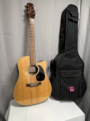 TAKAMINE EG530SC Acoustic Electric Guitar With Padded Gigbag & Strap - Image 1 of 4