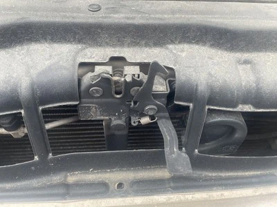 Conjunto de trava de capô 2001 Lexus ES300 - Imagem 1 de 4