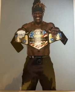R-Truth FOTO 8x10 non firmata WWE WITH US TITOLO BELLO - Foto 1 di 1