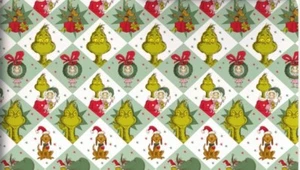 Papel de envolver Hallmark Navidad Grinch en cuadrados de colores rollo enorme de 70 pies cuadrados - Imagen 1 de 5