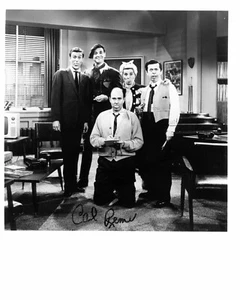CARL REINER SIGNED AUTOGRAPH 8x10 PHOTO Oceans 11 Dick Van Dyke Show Rare RIP - Picture 1 of 3