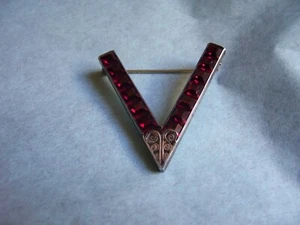 WWII Sterling Victory Pin Red Rhinstones - Picture 1 of 7