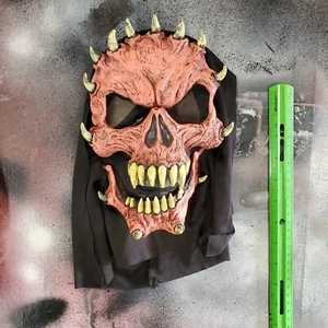 VINTAGE EASTER UNLIMITED PINK DEMON SKULL SPIKES MASK HOODED HALLOWEEN. 524L - Picture 1 of 4