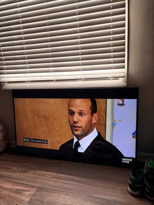 Samsung Smart TV - Image 1 of 4