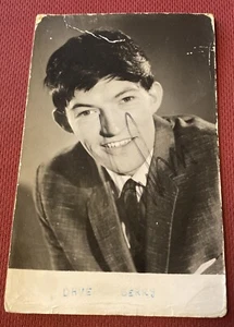 DAVE BERRY - POP SINGER - AUTOGRAPHED SIGNED CARD - Picture 1 of 6