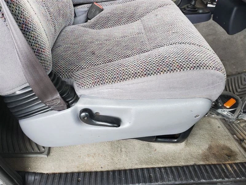 Front Right Seat Normal Wear OEM 1999 Dodge Ram 2500 - Изображение 1 из 4