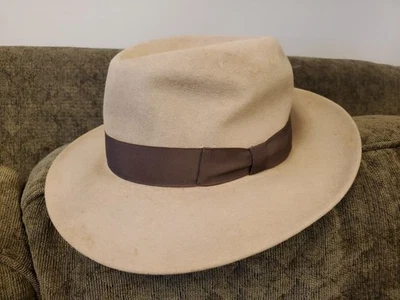 Sombrero Lee White Label vintage talla 7 1/8 años 40? Beige mothy, manchado Foto 1 de 4