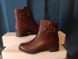 CLARKS MAY BELLA ANKLE BOOTS Sz 7 Side Zip Great Condition - Picture 1 of 17